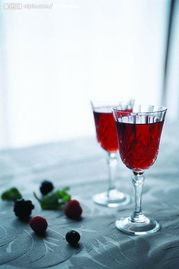 水為舟，脂為岸 科學(xué)飲水時間表，助力健康減重之旅